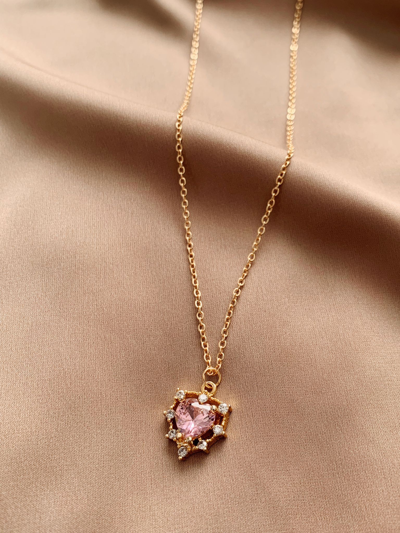 Zirkon Taşlı Pembe Kalp Kolye